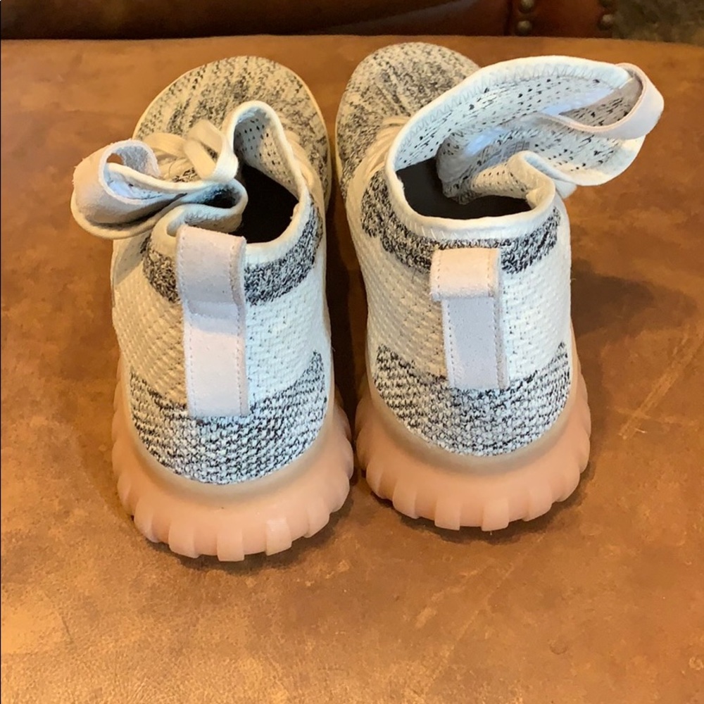 Adidas shoes - Picture 3 of 4